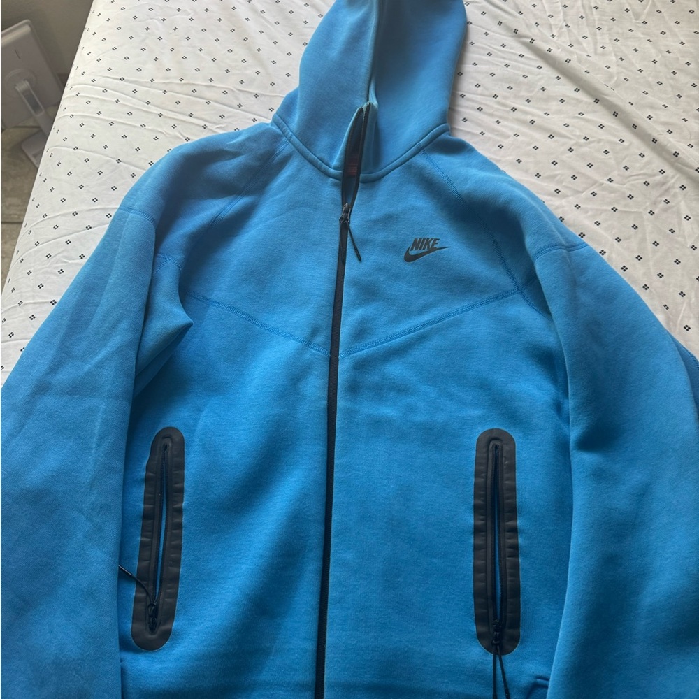 Nike Men’s Bright Blue Full‑Zip Hooded Jacket